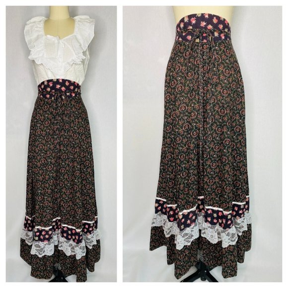 Vintage Dresses & Skirts - Vintage 70s Prairie Peasant Maxi Skirt Sz S Black Floral Calico Print Lace